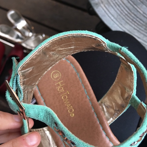 🔥HP🔥 EUC Hot Tomato Sandals - Picture 3 of 3